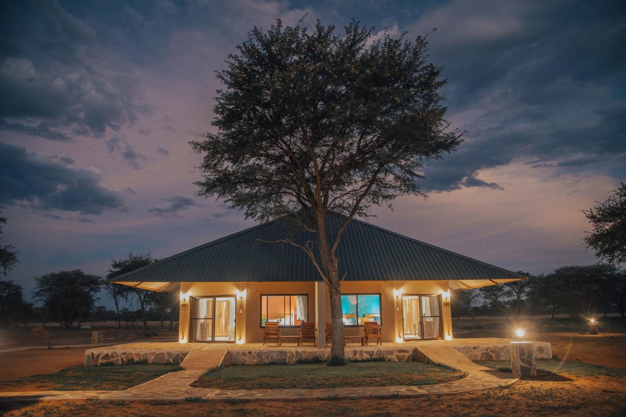 Africa Awaits Lodge & Safaris Gobabis Exterior foto